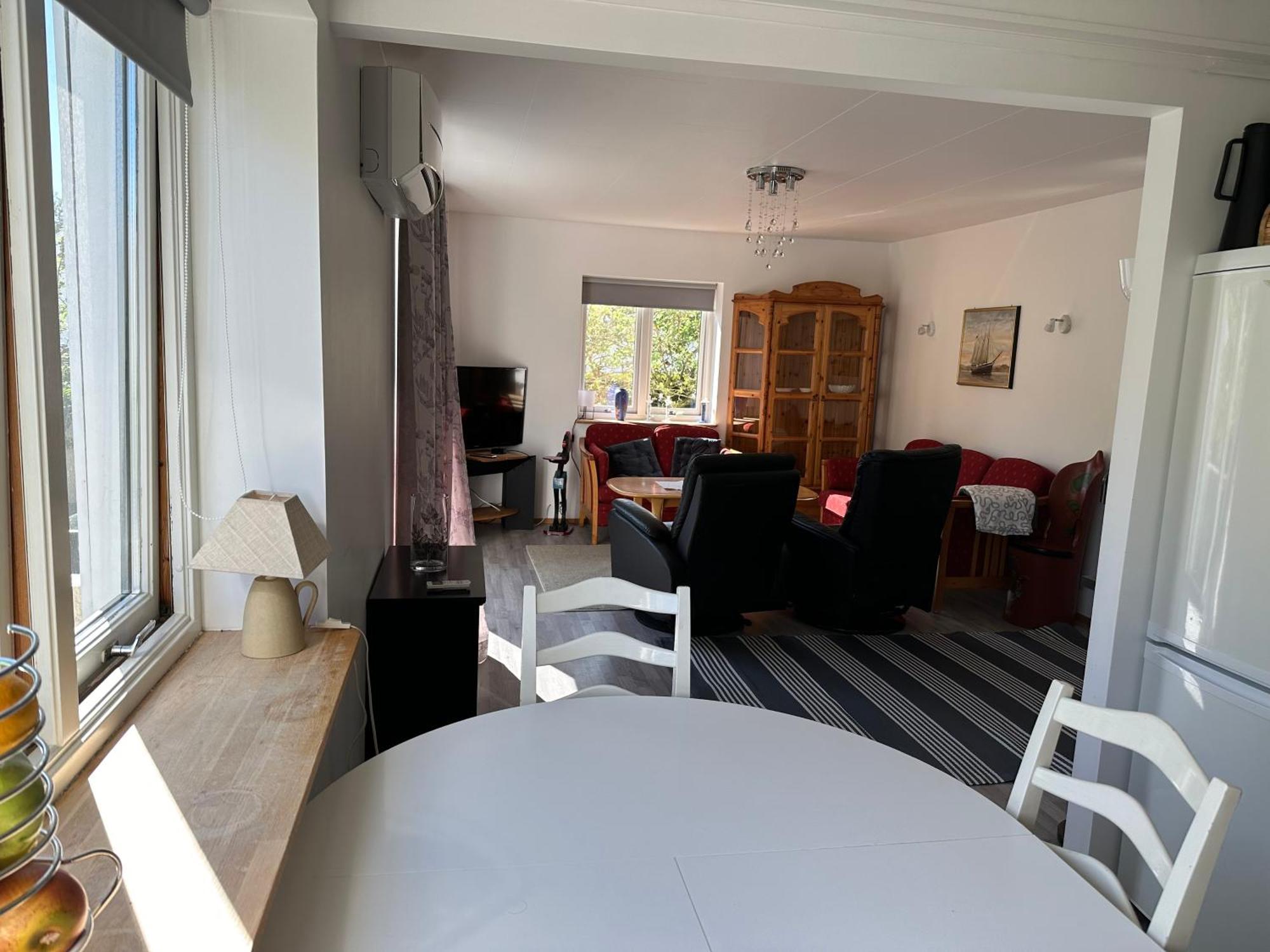 Mandal Apartment Mit Moeglichkeit Ein Boot Zu Benutzen Und Angeln Eksteriør billede